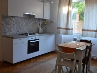  MOBITIM vinde apartament cu 3 camere pe strada Horea 