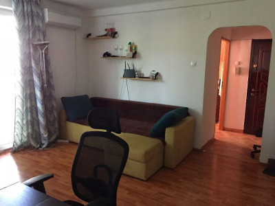 Mobitim vinde apartament 2 camere, P-ta Mihai Viteazu