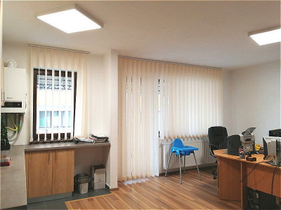 Mobitim vinde apartament 3 camere  Floresti, zona Sub Cetate