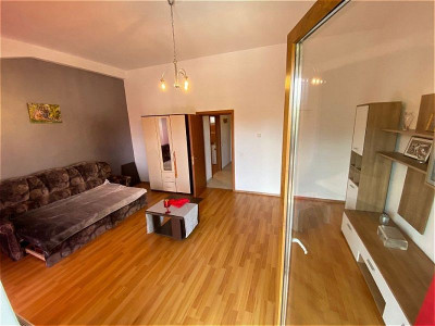 Mobitim vinde apartament decomandat, zona Traian Mosoiu