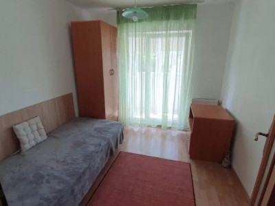 Apartament cu 4 camere in zona Calea Floresti