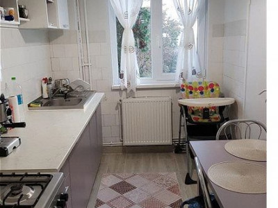 Apartament cu 3 camere in zona Calea Floresti