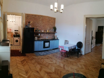 Apartament 2 camere in Centru, cladire istorica 