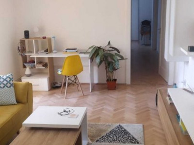 Apartament 3 camere in zona Bogdan Voda