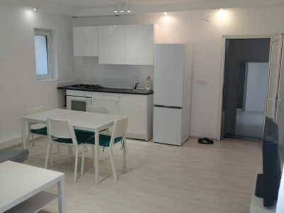 Apartament 3 camere,  zona Platinia