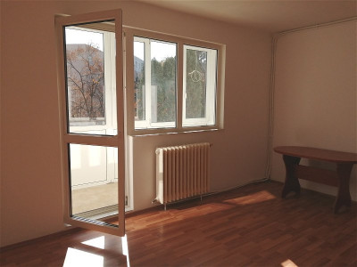 Apartament 4 camere, etaj intermediar,  zona Big