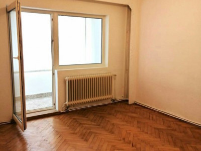 Apartament 3 camere in zona McDonald Manastur