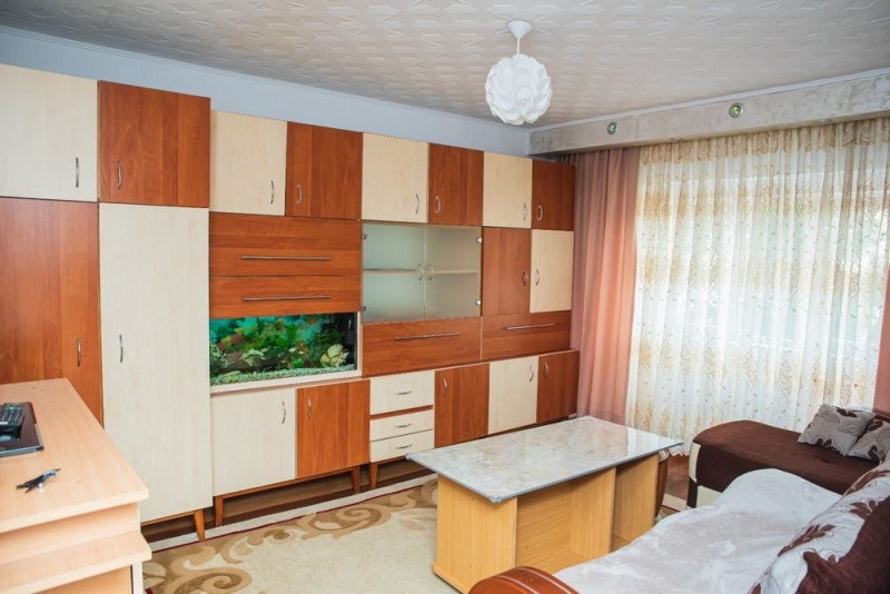 Apartament 3 camere in zona Dambovitei