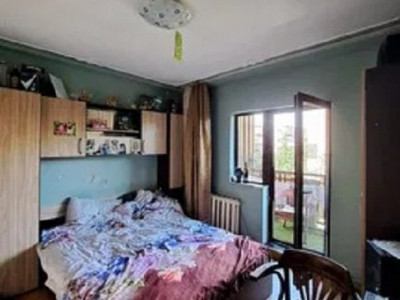 Apartament 3 camere in zona Lacul Rosu