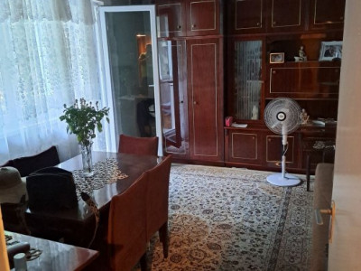 Apartament 4 camere in zona Calea Floresti