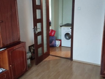 Apartament 3 camere in zona Clabucet