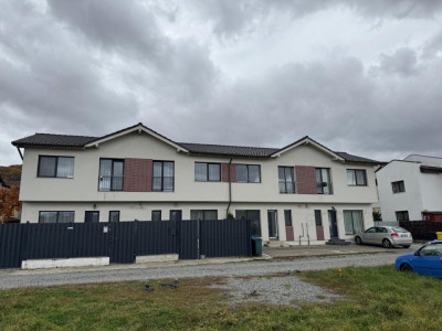 EXCLUSIVITATE  Casă de vânzare Florești zona str Cetății