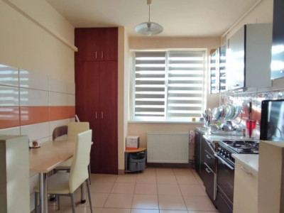 Apartament 2 camere in zona Mercur