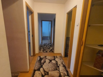 Apartament 2 camere in zona Olimpia